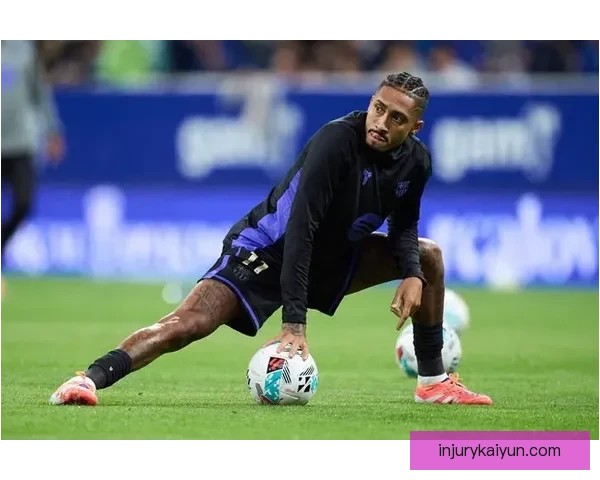 弗里克评价拉菲尼亚：近期表现稳健，进攻端持续提升